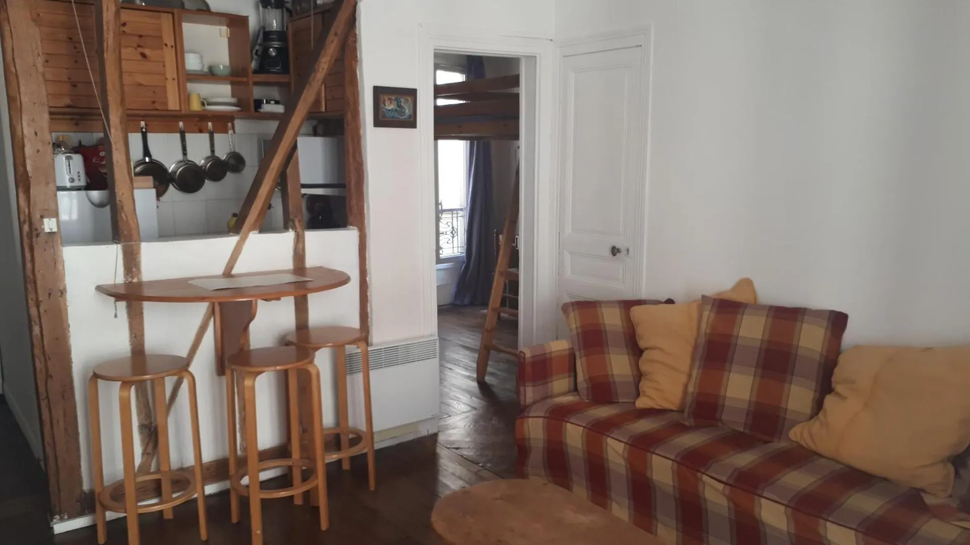 Homestay Batignolles - Parisian Appartment